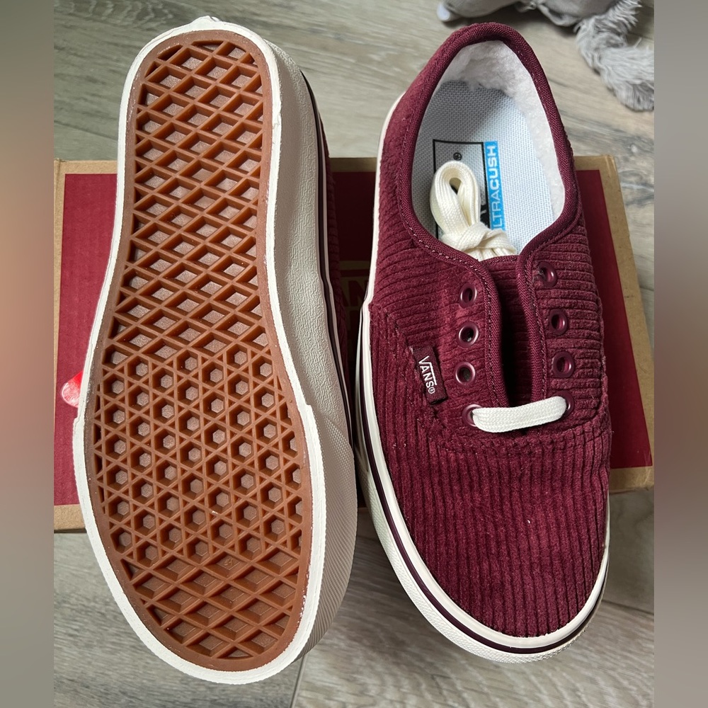 NEW Vans